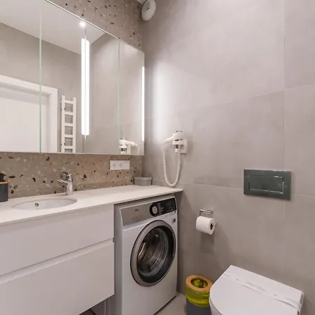 Apartments4u, Shellter 로고보