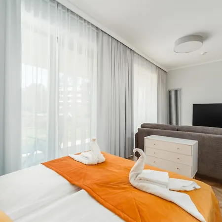 아파트 Apartments4u, Shellter 로고보